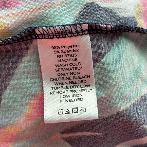 Susan Graver Liquid Knit Top Colorful Floral Asymmetrical Hem Boat Neck 2X C170 - Picture 8 of 9